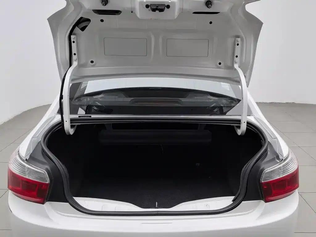 2015 Citroën Elysee Premium Edition 1.6L Manual Fashion Model — миниатюра 16