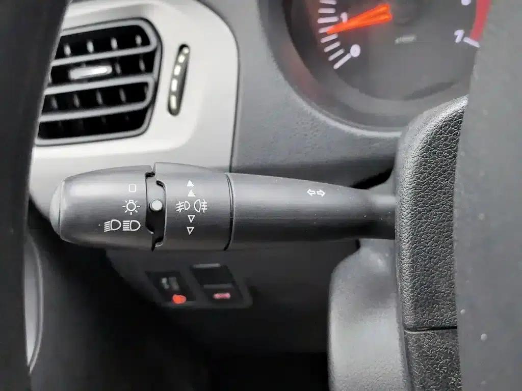 2015 Citroën Elysee Premium Edition 1.6L Manual Fashion Model — миниатюра 21