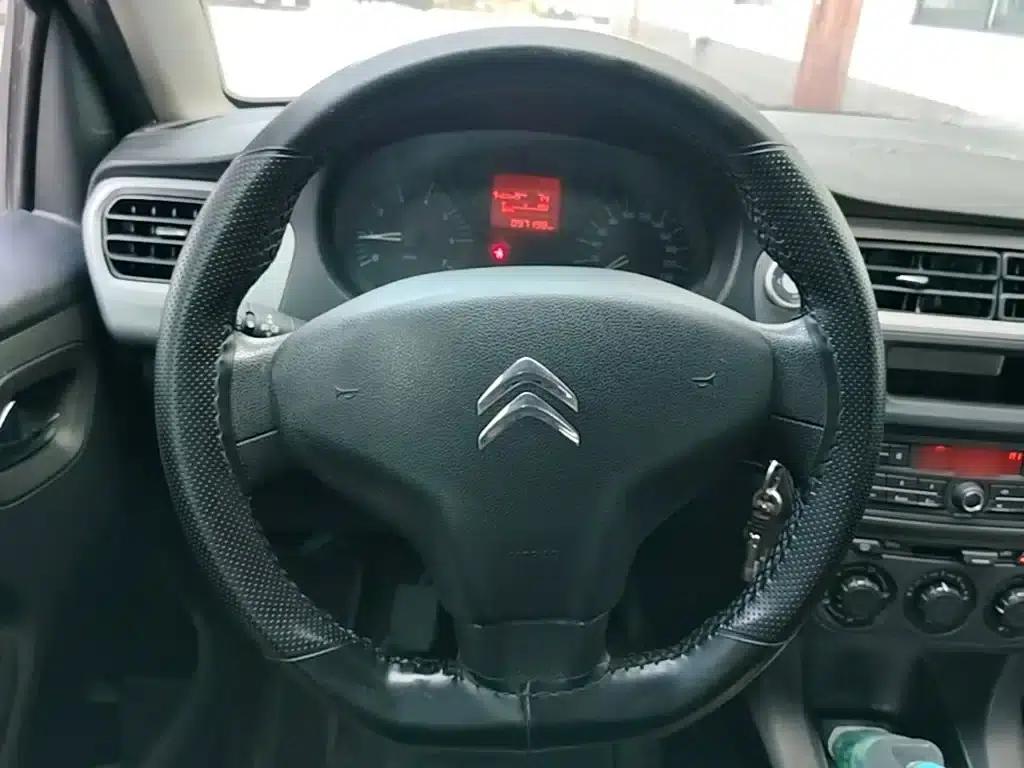 2015 Citroën Elysee Premium Edition 1.6L Manual Fashion Model — миниатюра 11
