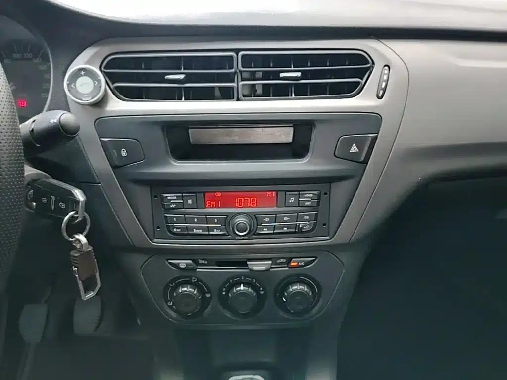 2015 Citroën Elysee Premium Edition 1.6L Manual Fashion Model — миниатюра 13