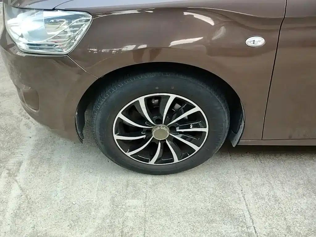 2015 Citroën Elysee Premium Edition 1.6L Manual Fashion Model — миниатюра 23