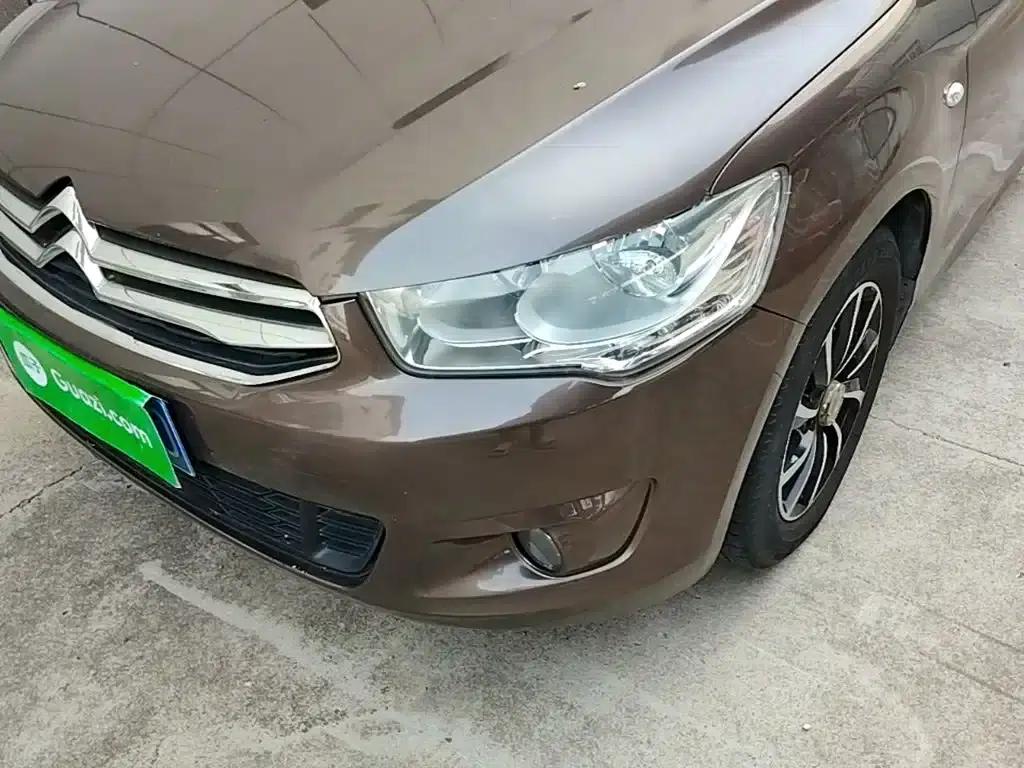 2015 Citroën Elysee Premium Edition 1.6L Manual Fashion Model — миниатюра 24