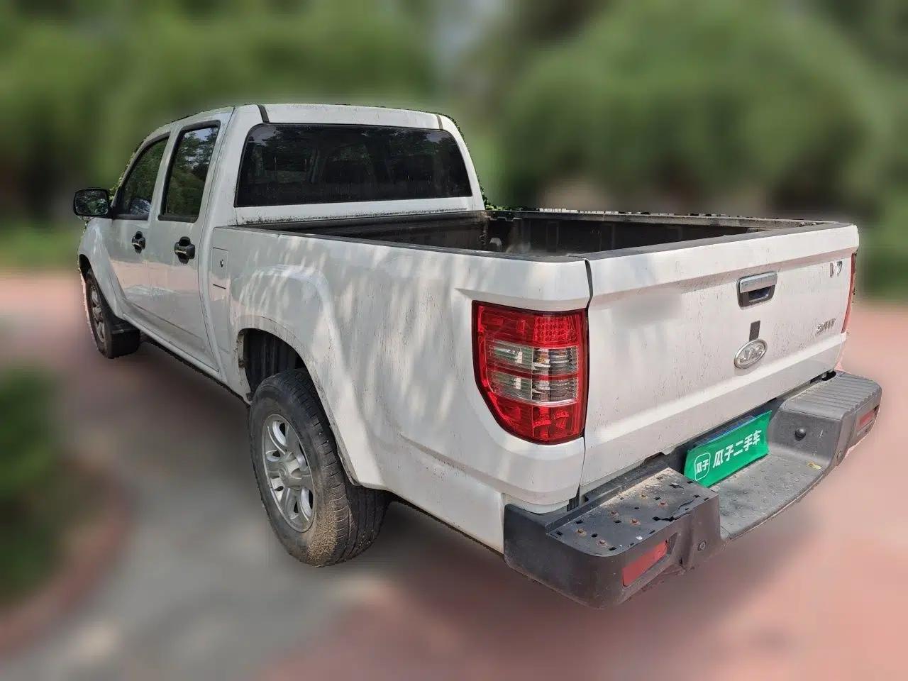 JAC Group V7 2018 2.0L Two-Wheel-Drive Luxury Long-Wheelbase HFC4GA3-3D — миниатюра 4