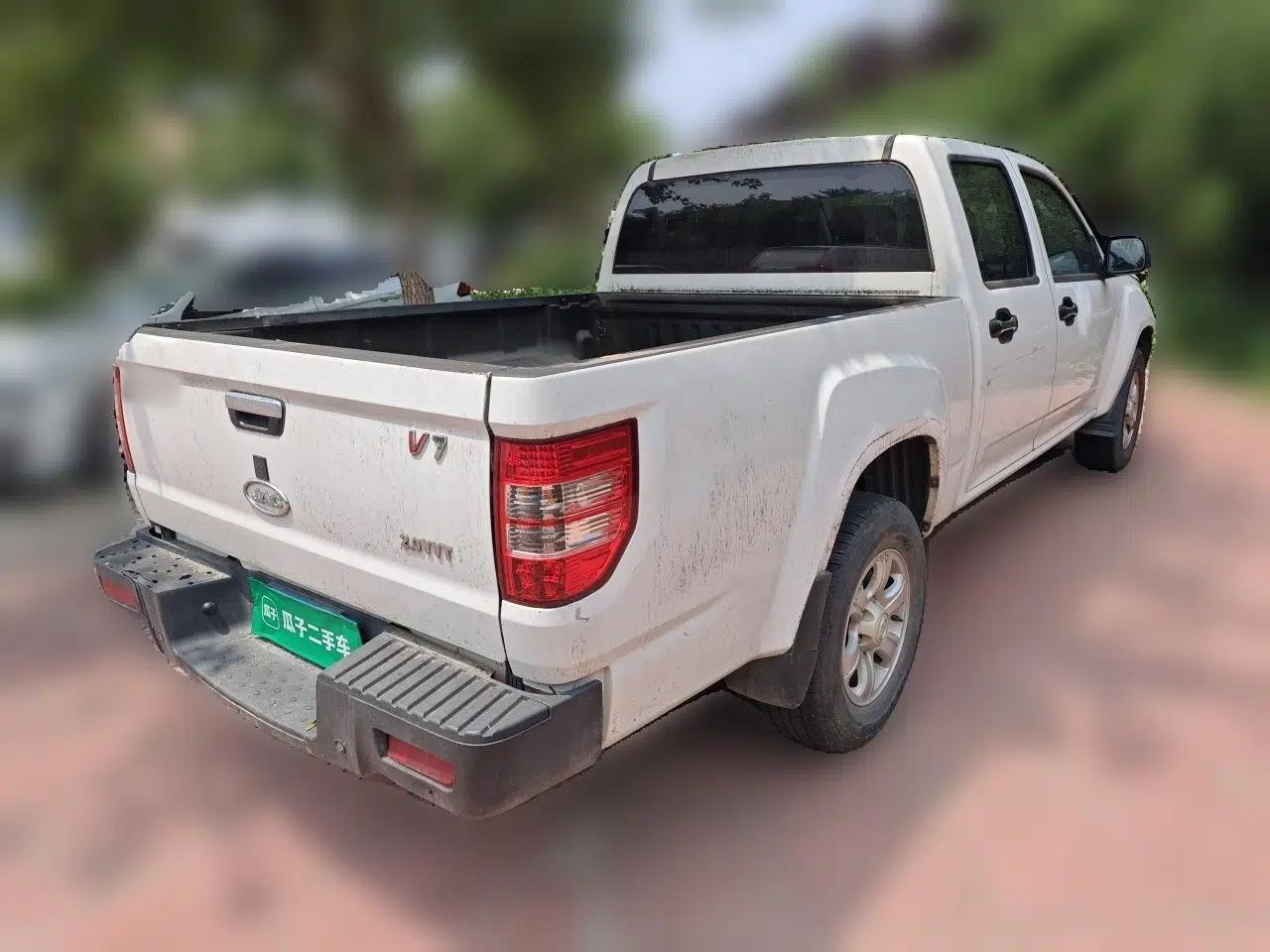 JAC Group V7 2018 2.0L Two-Wheel-Drive Luxury Long-Wheelbase HFC4GA3-3D — миниатюра 6