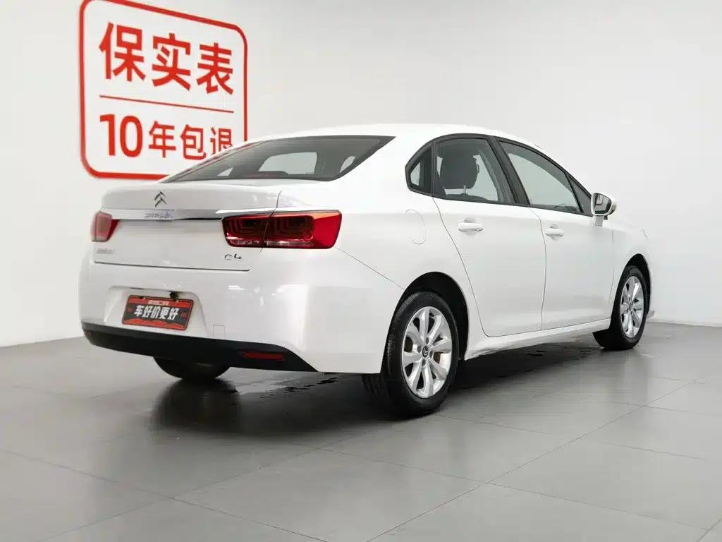 Citroën C4 Sega 2016 1.6L Manual Comfort Edition — миниатюра 2