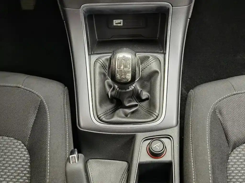 Citroën C4 Sega 2016 1.6L Manual Comfort Edition — миниатюра 13