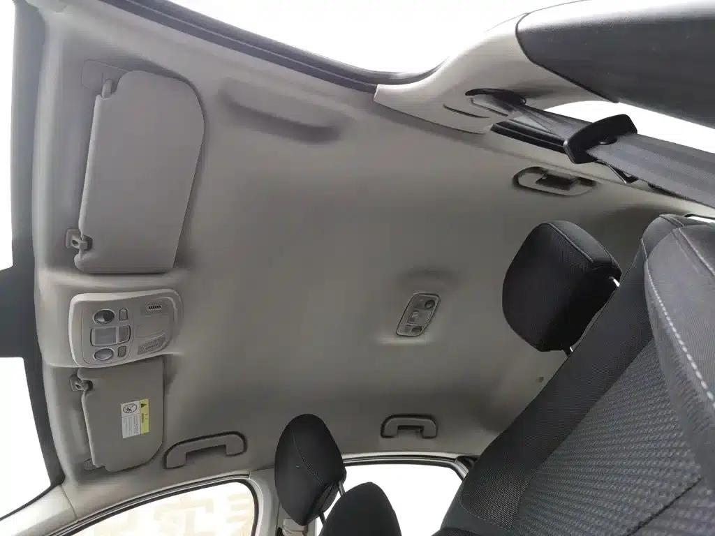 Citroën C4 Sega 2016 1.6L Manual Comfort Edition — миниатюра 14