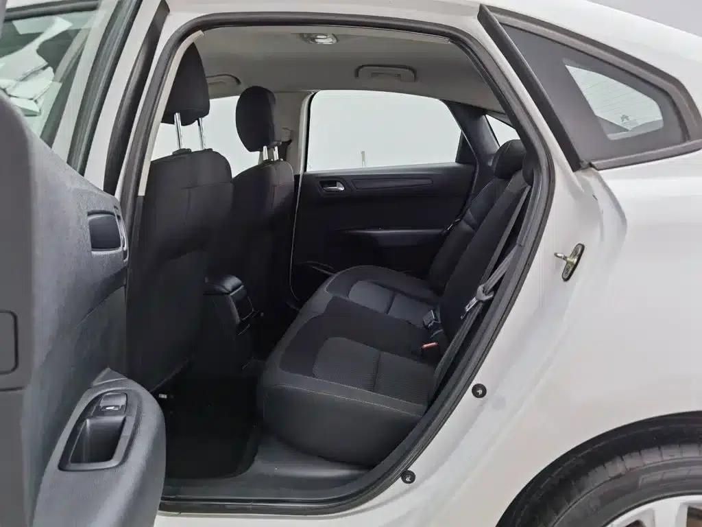 Citroën C4 Sega 2016 1.6L Manual Comfort Edition — миниатюра 15