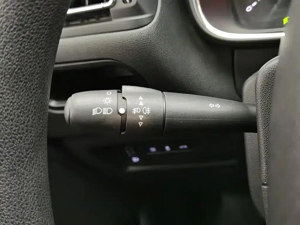 Citroën C4 Sega 2016 1.6L Manual Comfort Edition — миниатюра 21