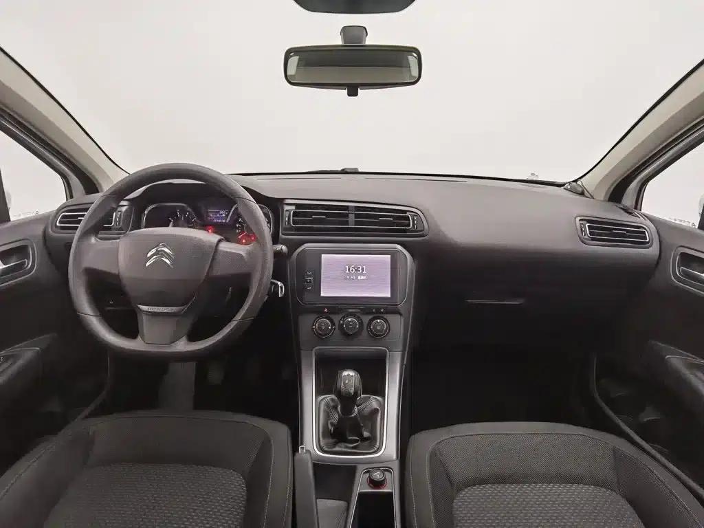 Citroën C4 Sega 2016 1.6L Manual Comfort Edition — миниатюра 5