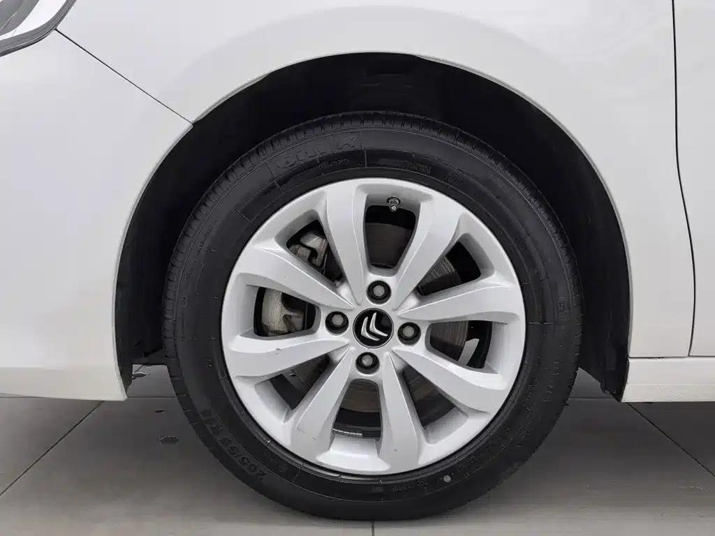 Citroën C4 2018 1.6L Manual Comfort Edition — миниатюра 17