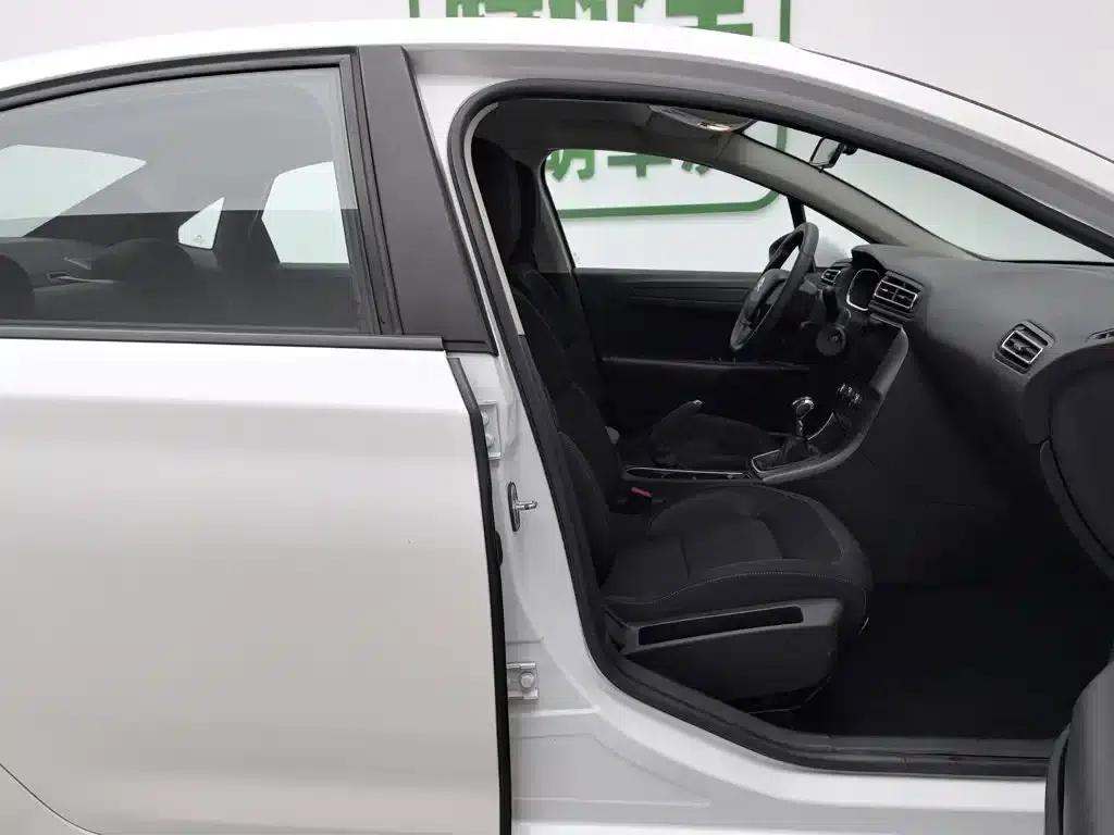 Citroën C4 2018 1.6L Manual Comfort Edition — миниатюра 23