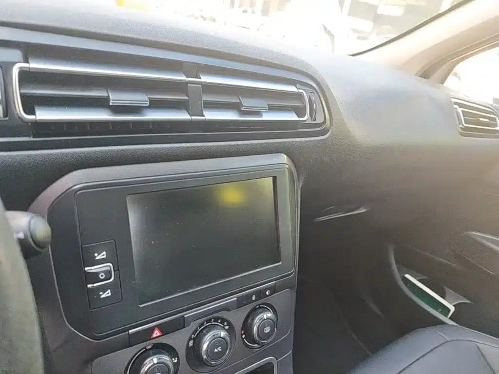 Citroën C4 Sega 2016 1.6L Manual Comfort Edition — миниатюра 13