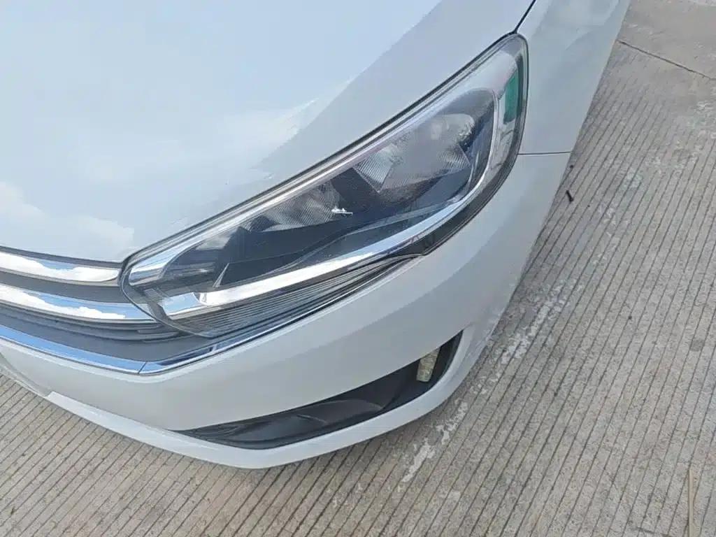 Citroën C4 Sega 2016 1.6L Manual Comfort Edition — миниатюра 24