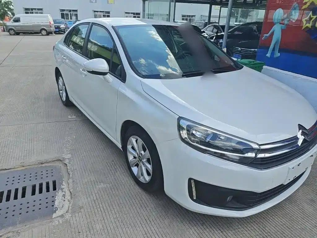 Citroën C4 Sega 2016 1.6L Manual Comfort Edition — миниатюра 4