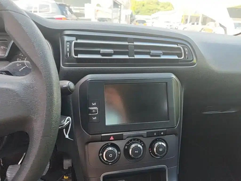 Citroën C4 Sega 2016 1.6L Manual Comfort Edition — миниатюра 10