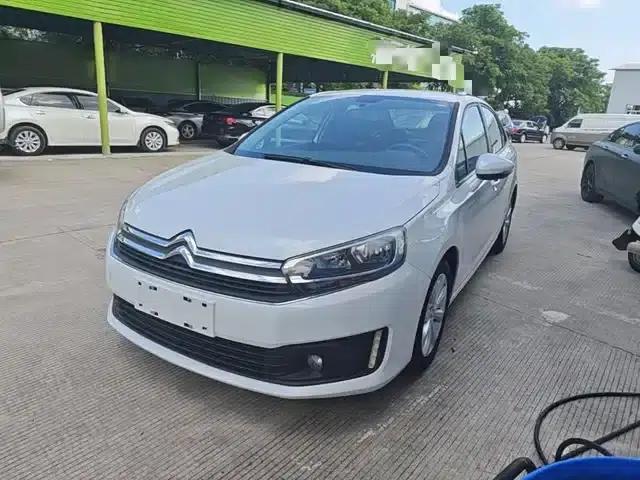 Citroën C4 Sega 2016 1.6L Manual Comfort Edition