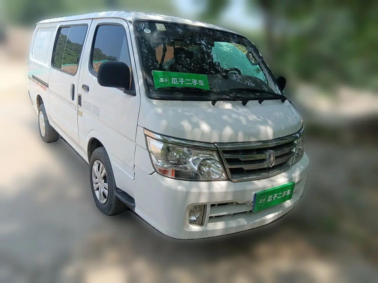 Jinbei Hiace Golden Cup Lion gasoline 2.0 manual flat-roof 4-seat light-duty enclosed van — миниатюра 2