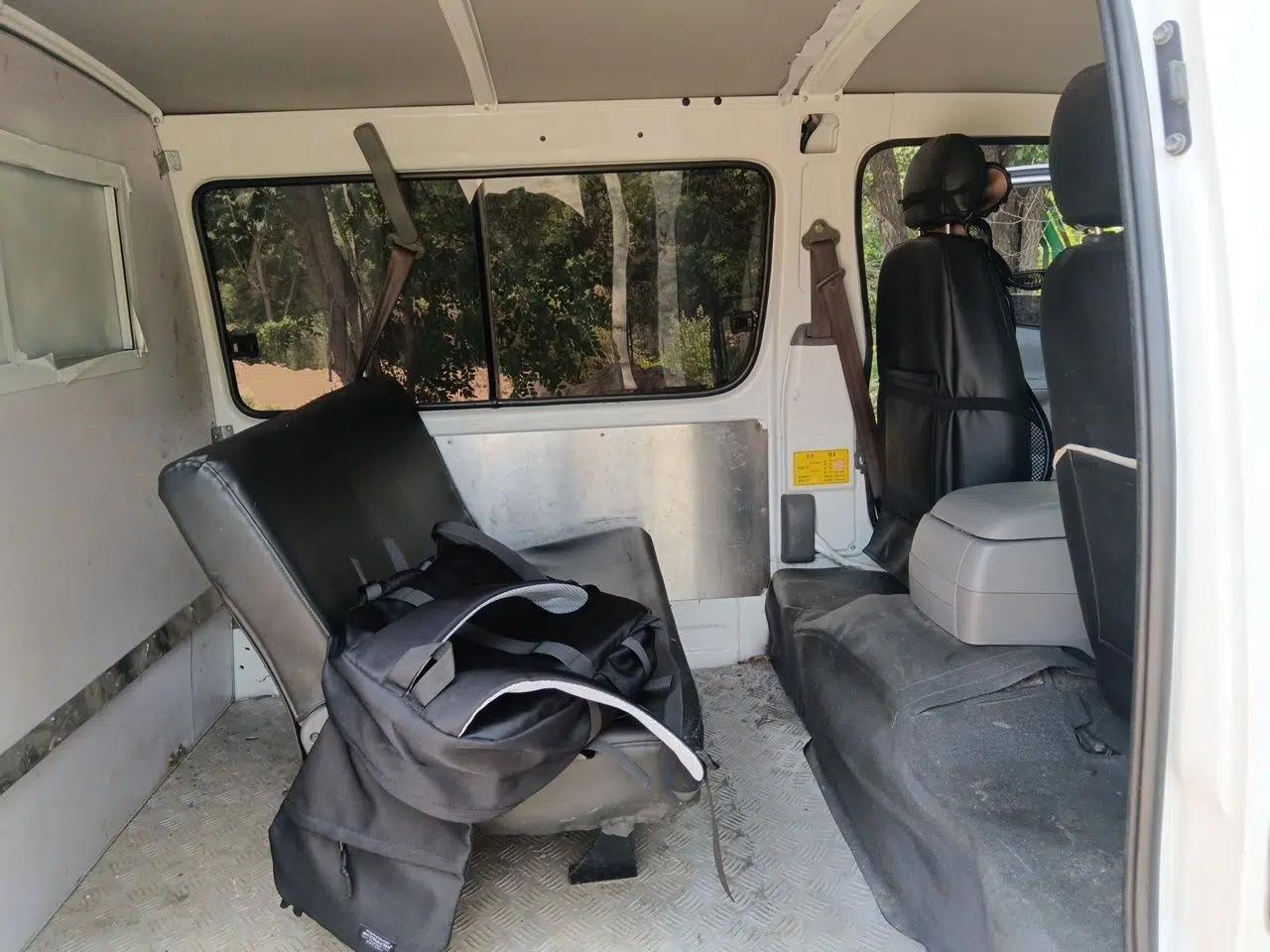 Jinbei Hiace Golden Cup Lion gasoline 2.0 manual flat-roof 4-seat light-duty enclosed van — миниатюра 17