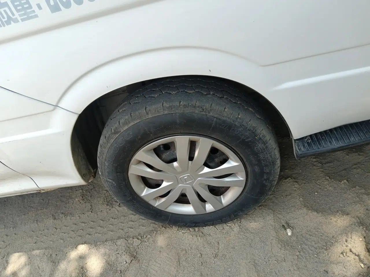 Jinbei Hiace Golden Cup Lion gasoline 2.0 manual flat-roof 4-seat light-duty enclosed van — миниатюра 8