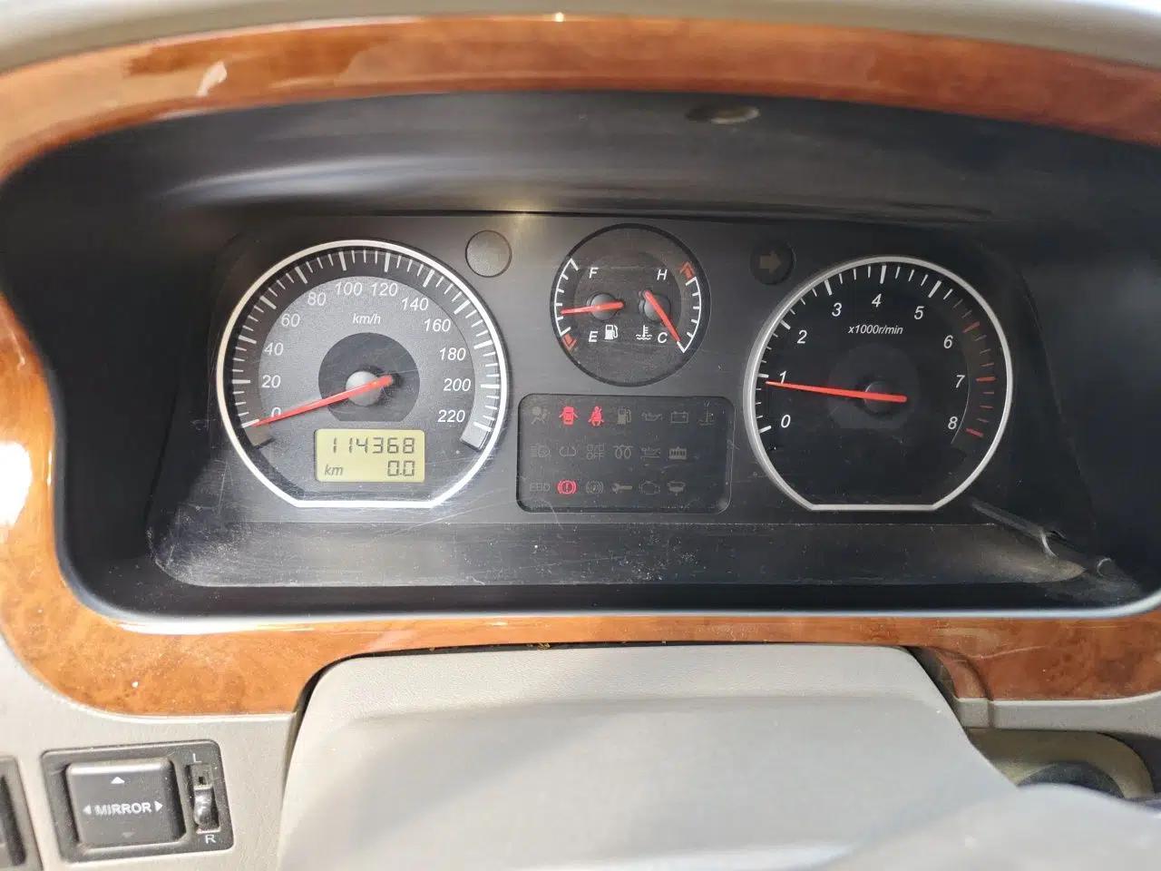 Jinbei Grace Jinbei Grace, registered in 2013, gasoline, 2.5L, manual transmission, seven seats. — миниатюра 11