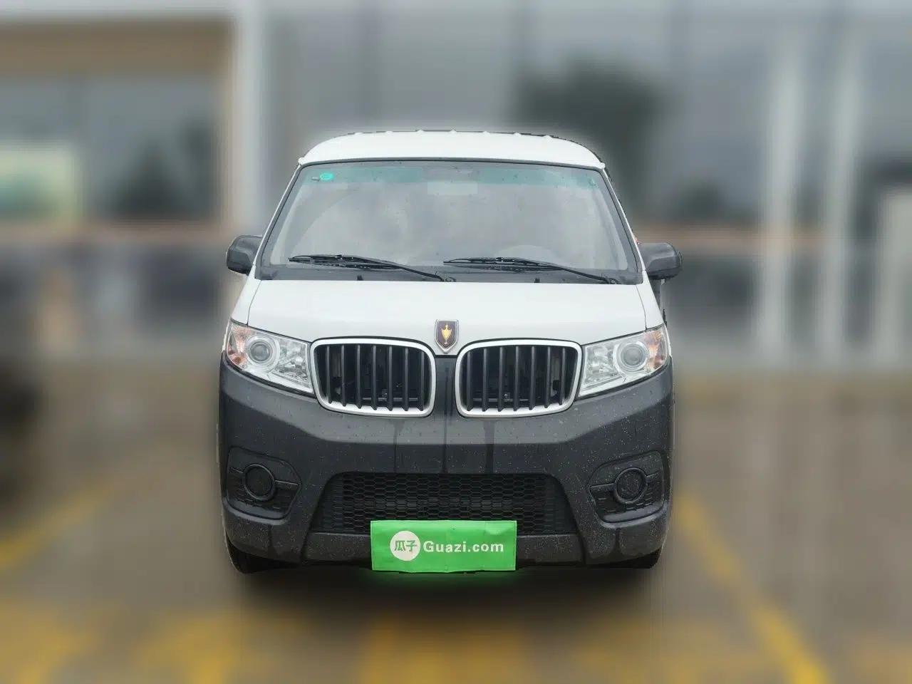 Jinbei Hiace X30 2023 1.5L Super-Comfortable Passenger Van 5/6/7-Seater Non-Air-Conditioned Version Model SWC15M — миниатюра 2