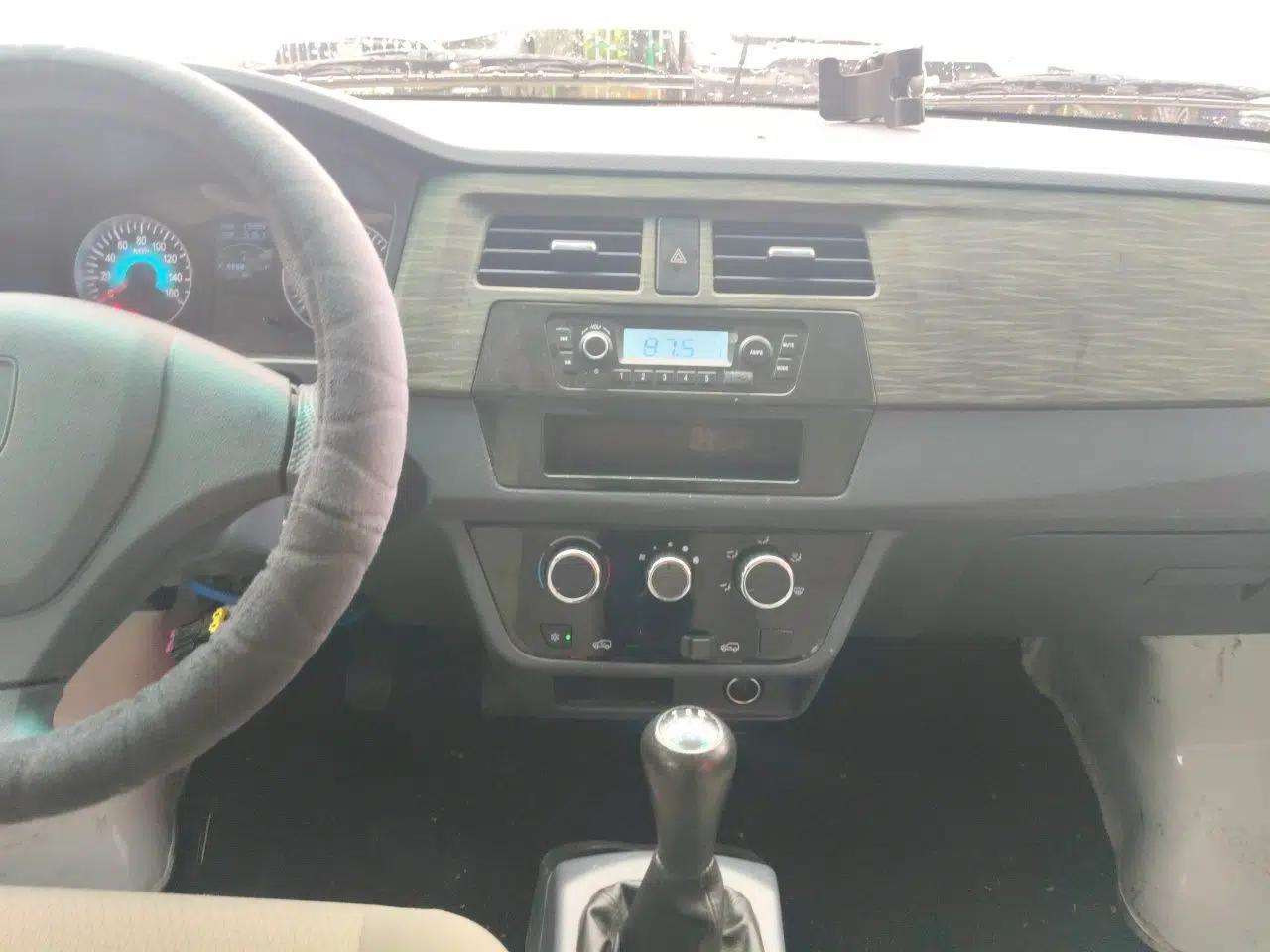 Jinbei Hiace X30 2023 1.5L Super-Comfortable Passenger Van 5/6/7-Seater Non-Air-Conditioned Version Model SWC15M — миниатюра 13