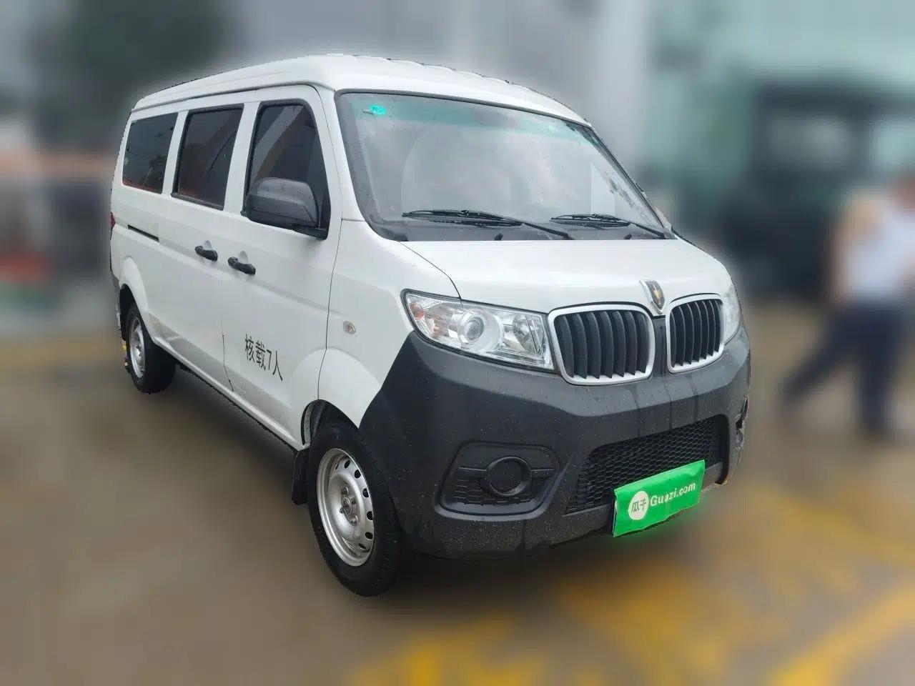 Jinbei Hiace X30 2023 1.5L Super-Comfortable Passenger Van 5/6/7-Seater Non-Air-Conditioned Version Model SWC15M — миниатюра 3