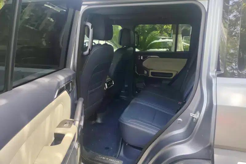 Jetour Traveler C-DM 2024 1.5TD DHT 208km 2WD Mountain Edition — миниатюра 14