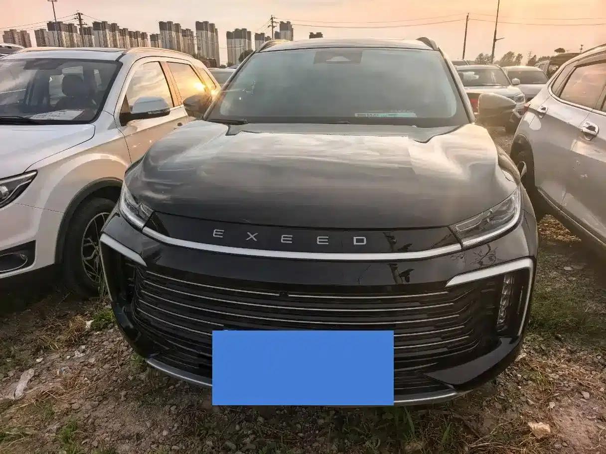 Exeed Soaring 2025 300T 2WD Star Edition — миниатюра 2