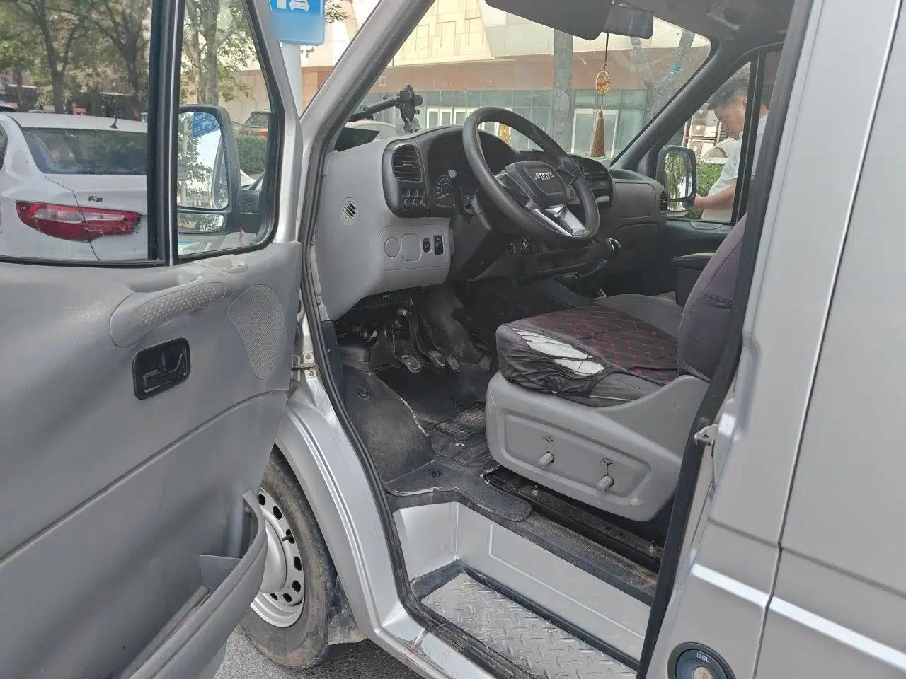 JMC Transit JMC Teshun 2.8T short-wheelbase diesel, 5 seats — миниатюра 16