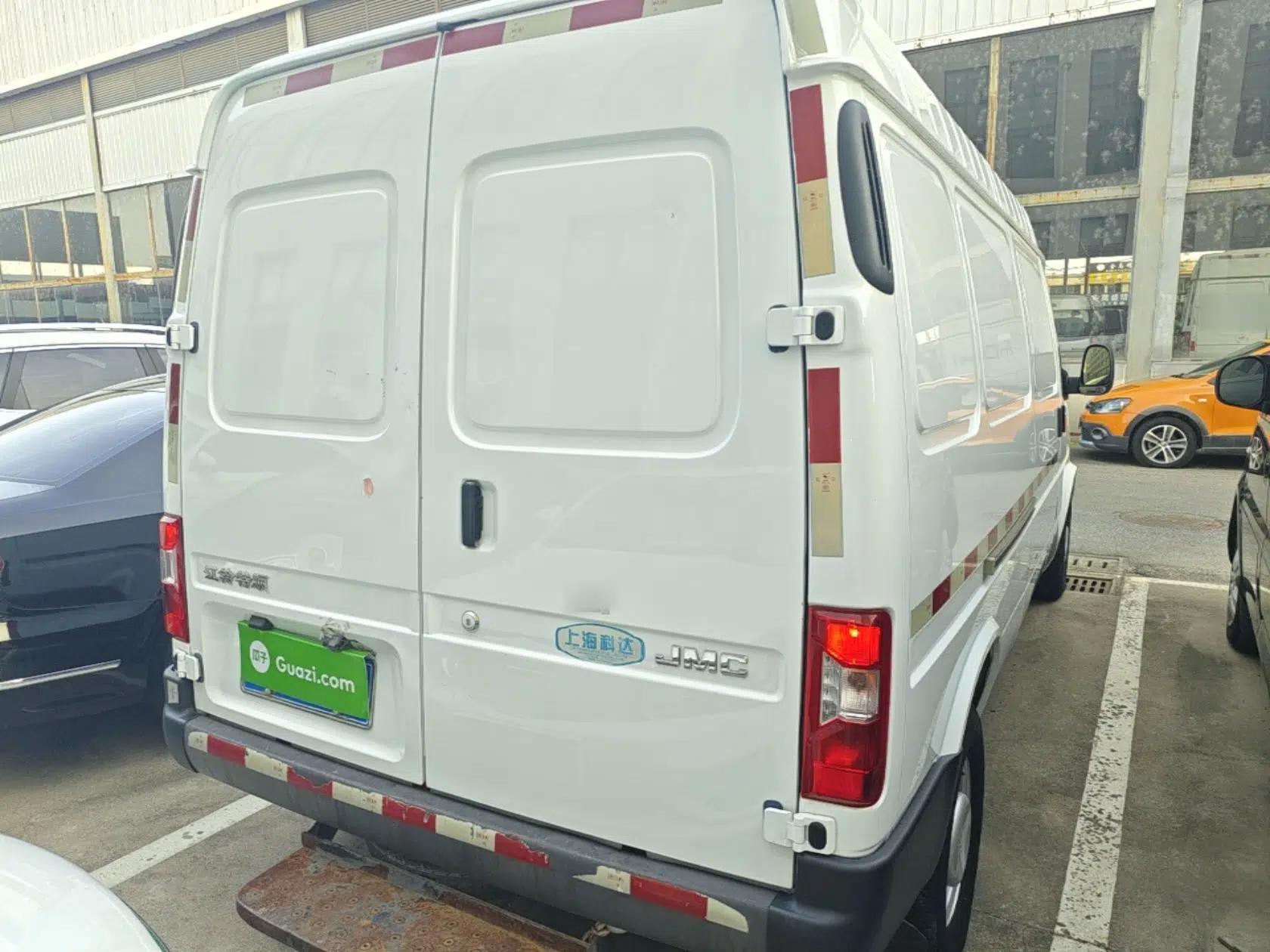 JMC Transit 2019 2.8T Commercial Version Long Wheelbase Mid-Roof 3-Seater Rear Single Tire China VI Emission Standard – JX493 — миниатюра 6