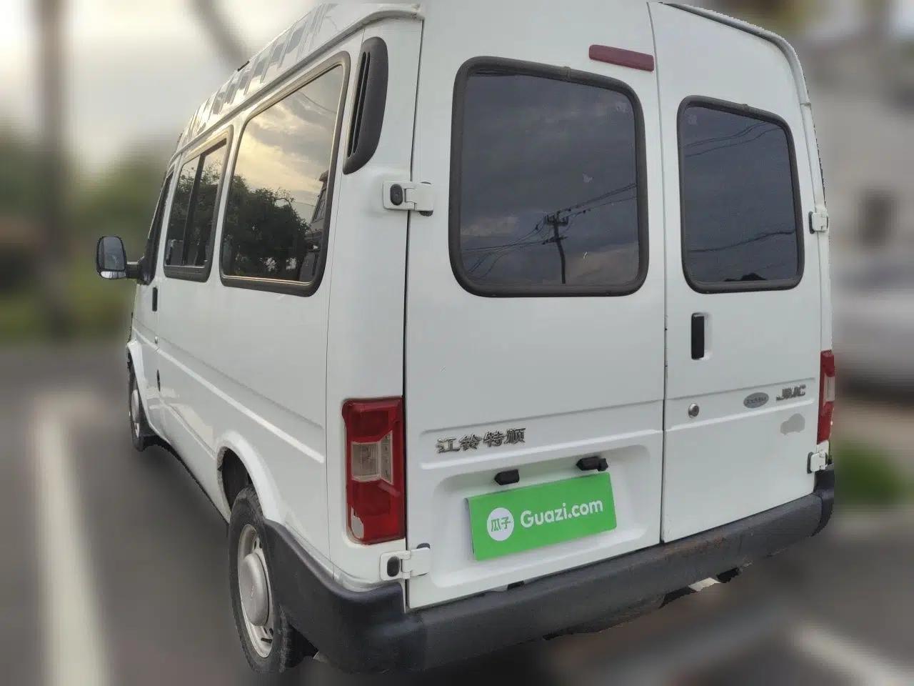 JMC Transit 2019 2.8T Commercial Version Short Wheelbase Low Roof 6-Seater China VI Emission Standard JX493 — миниатюра 4