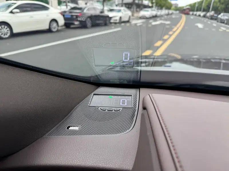 Lexus ES 2020 300h Premium Edition — миниатюра 10
