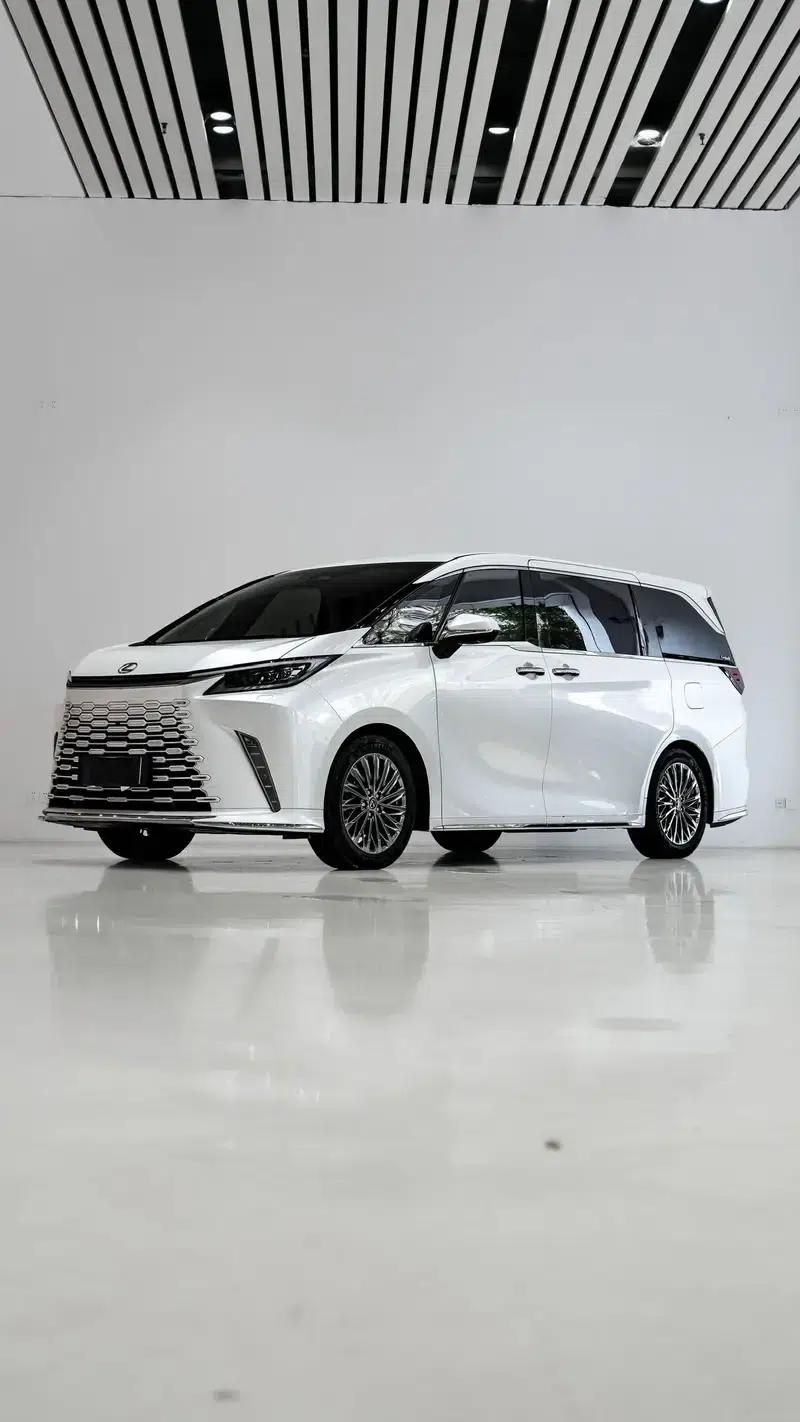 Lexus LM 2025 2.5L Automatic 4WD 4-Seater (Parallel Import) — миниатюра 1