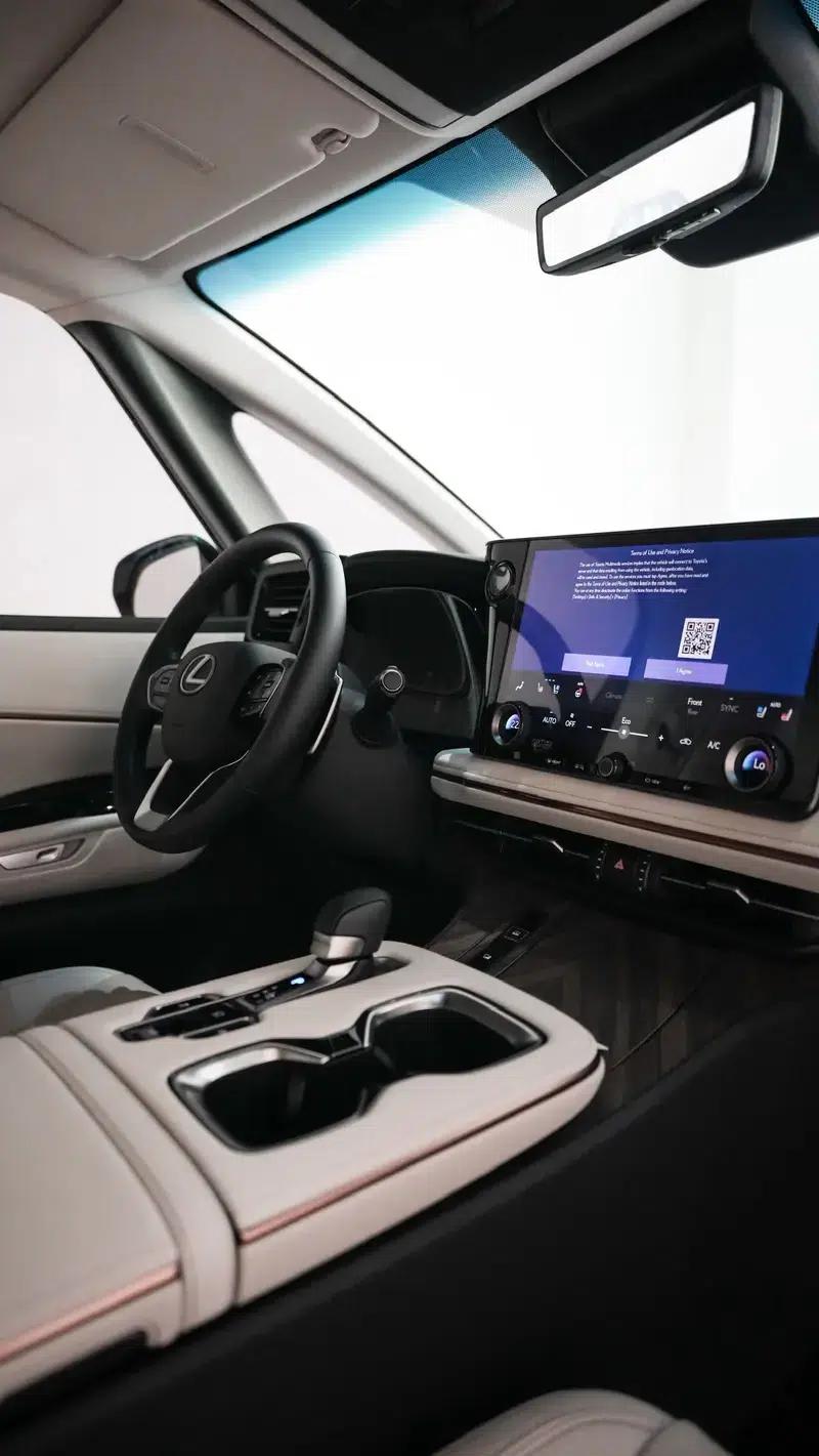 Lexus LM 2025 2.5L Automatic 4WD 4-Seater (Parallel Import) — миниатюра 17