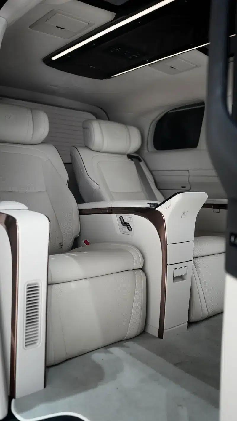 Lexus LM 2025 2.5L Automatic 4WD 4-Seater (Parallel Import) — миниатюра 4