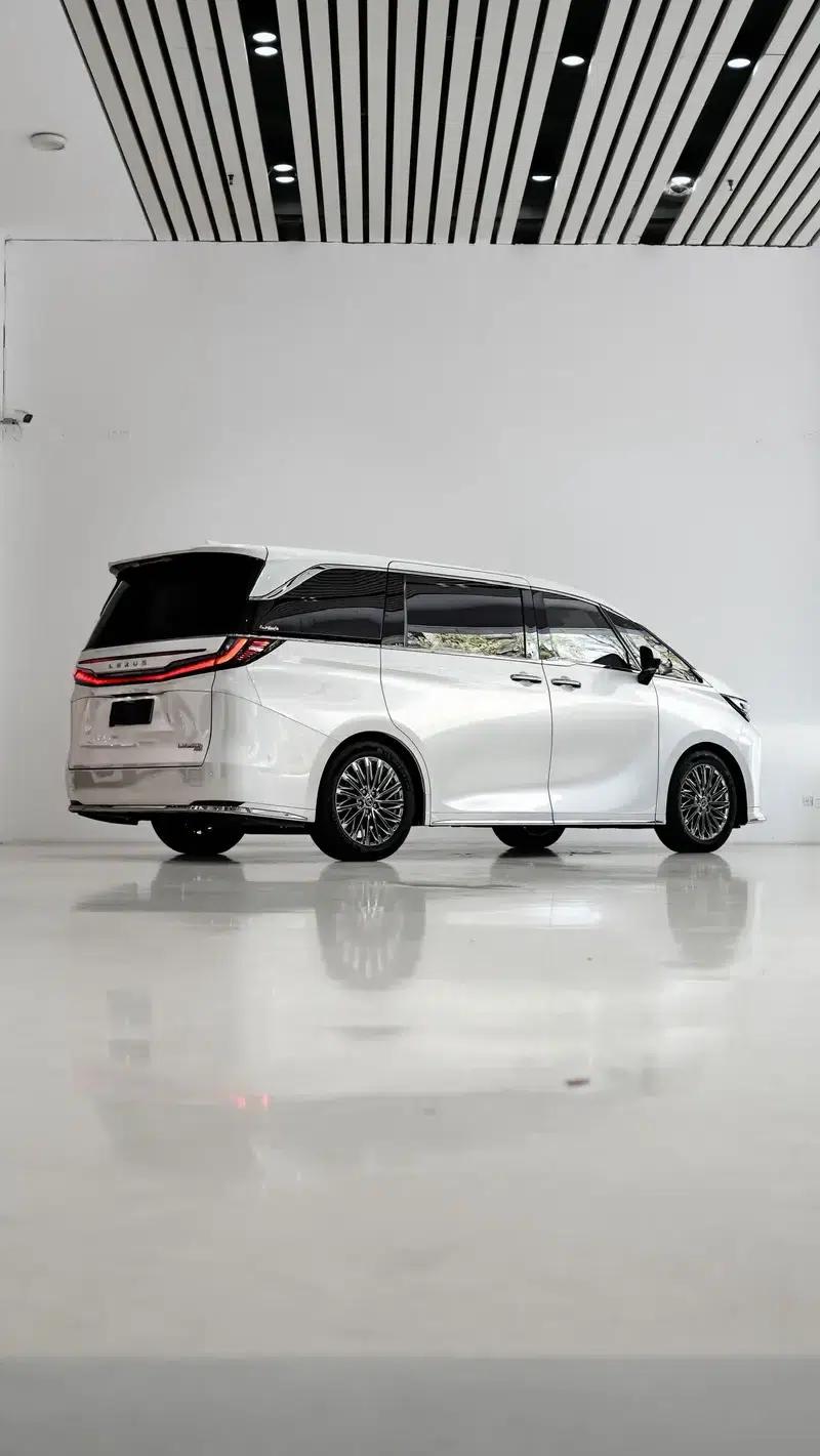 Lexus LM 2025 2.5L Automatic 4WD 4-Seater (Parallel Import) — миниатюра 6