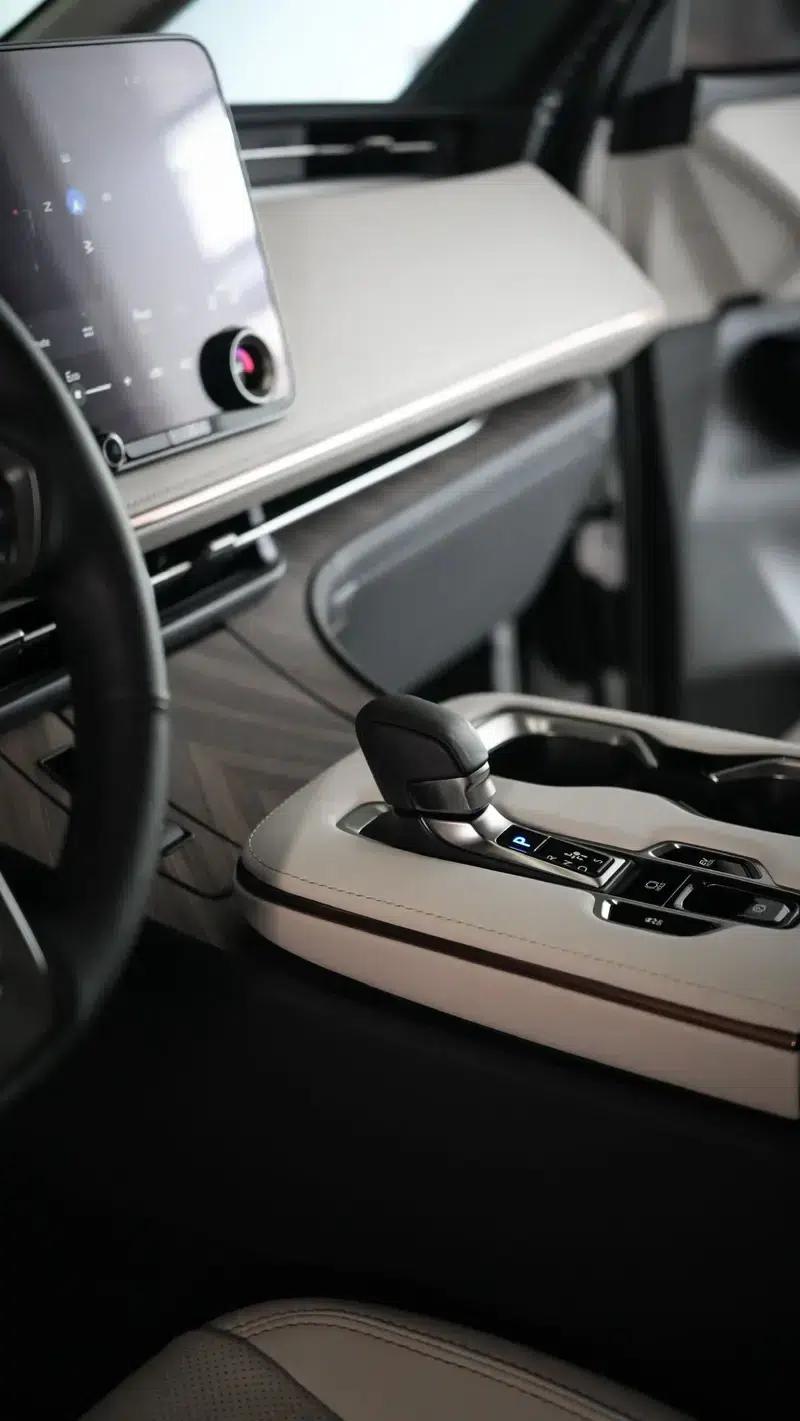 Lexus LM 2025 2.5L Automatic 4WD 4-Seater (Parallel Import) — миниатюра 7