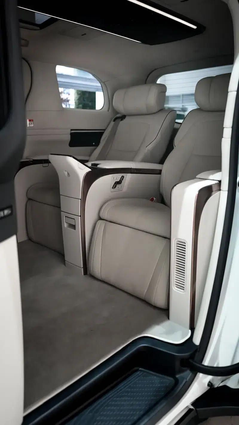 Lexus LM 2025 2.5L Automatic 4WD 4-Seater (Parallel Import) — миниатюра 9