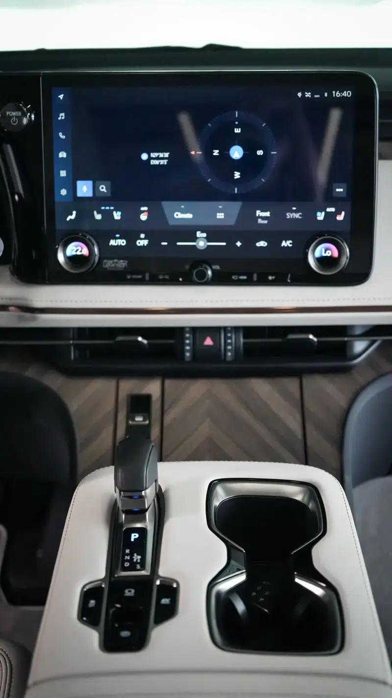 Lexus LM 2025 2.5L Automatic 4WD 4-Seater (Parallel Import) — миниатюра 10