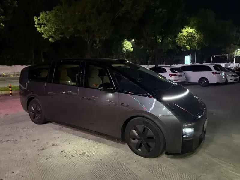 Li Auto MEGA 2024 Ultra Edition — миниатюра 2