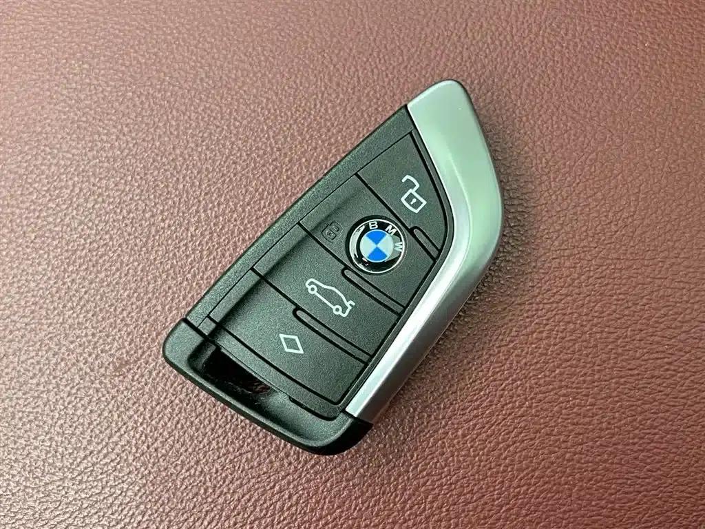 BMW i3 2024 eDrive 35L — миниатюра 17