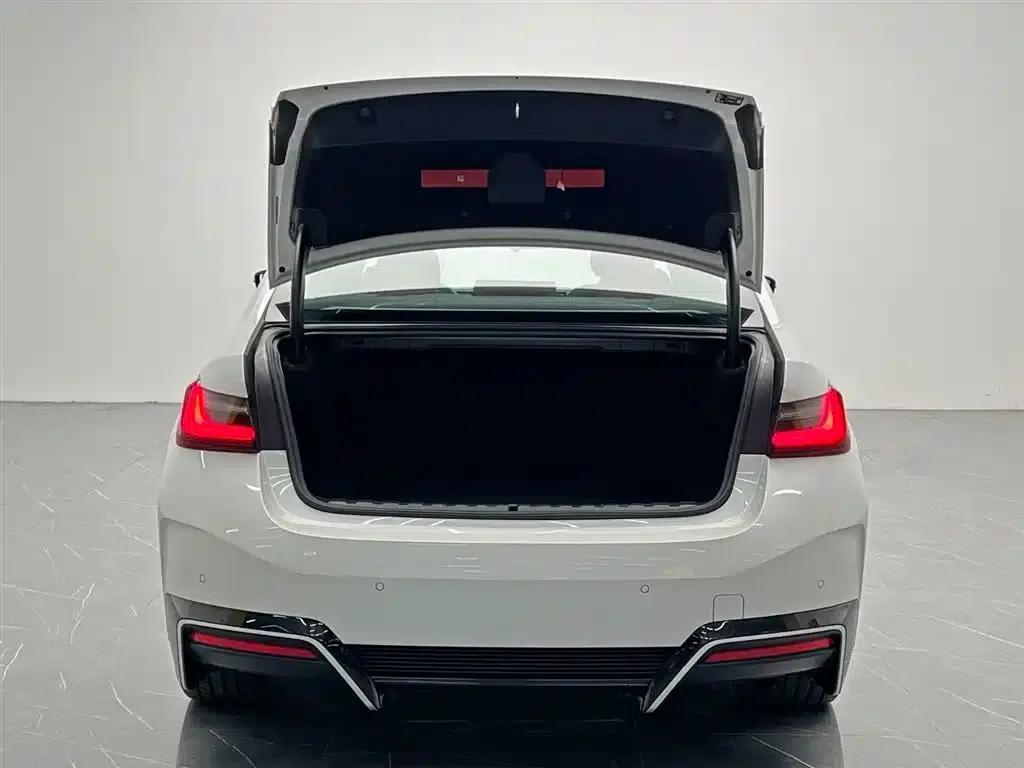 BMW i3 2024 eDrive 35L — миниатюра 10