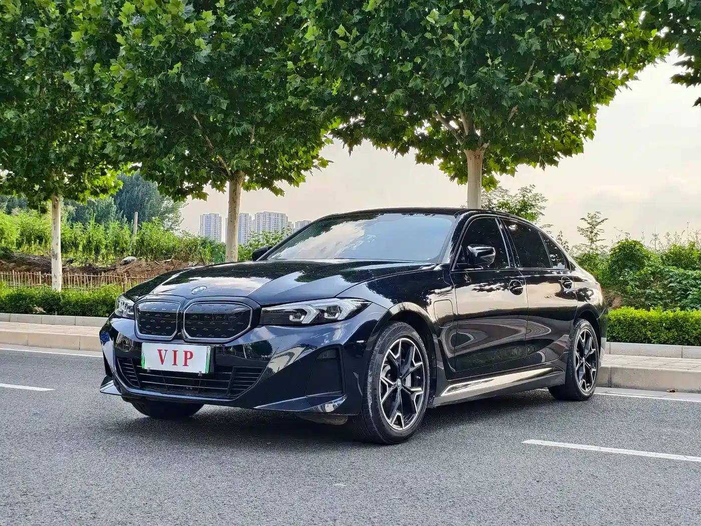 BMW i3 2024 eDrive 40 L Shadow Edition — миниатюра 1