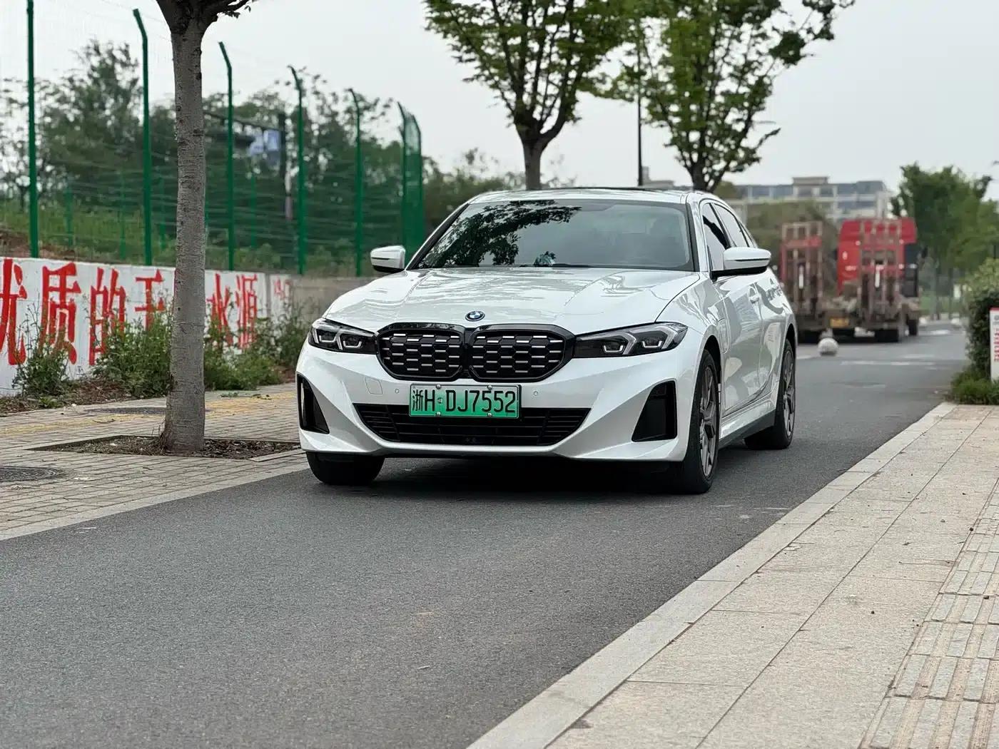 BMW i3 2022 eDrive 35L — миниатюра 1