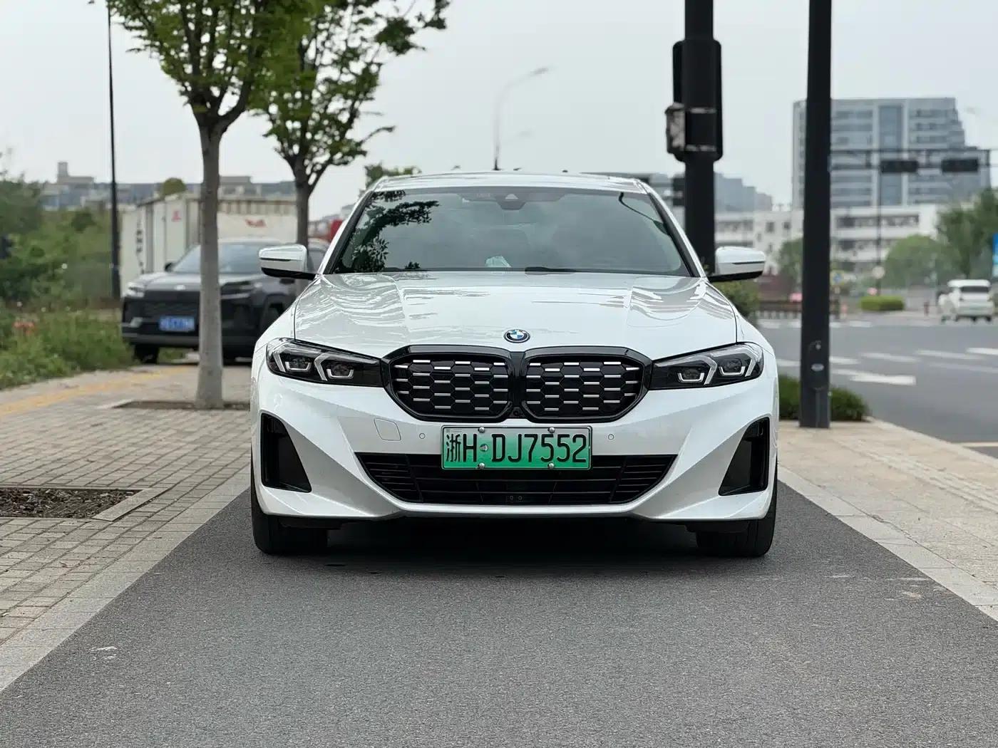 BMW i3 2022 eDrive 35L — миниатюра 2