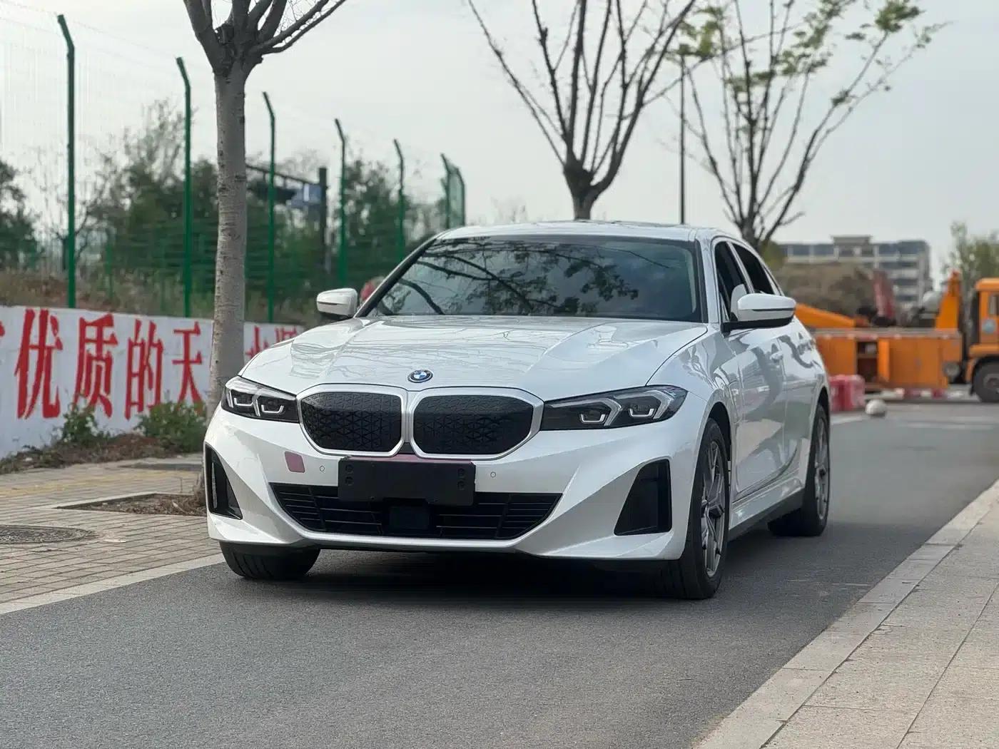 BMW i3 2025 eDrive 35 L — миниатюра 1