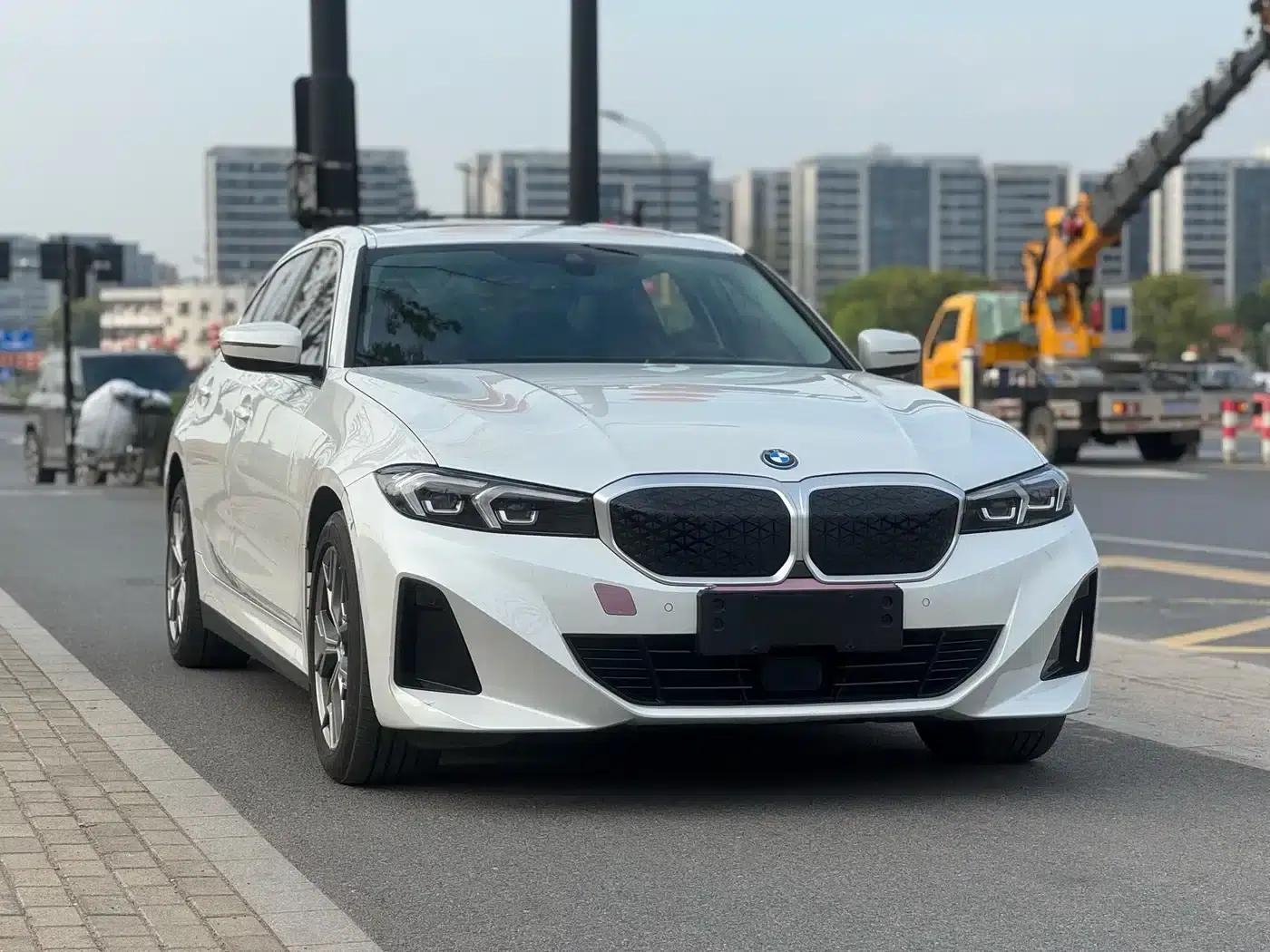 BMW i3 2025 eDrive 35 L — миниатюра 3