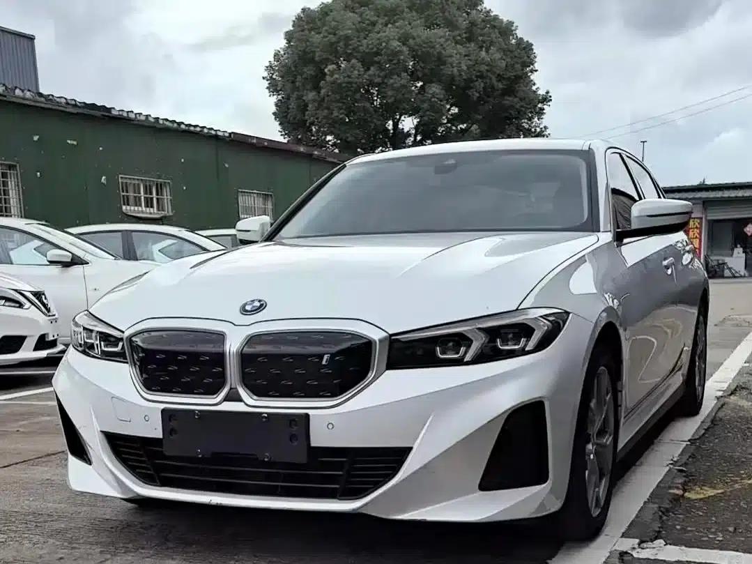 BMW i3 2022 eDrive 35L — миниатюра 1